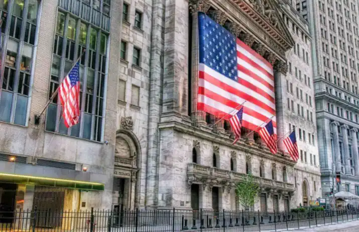 El "martes negro" de los minoristas en la bolsa estadounidense: bajo la presión de los informes financieros y los bajistas, las acciones meme y el mercado cripto caen juntos