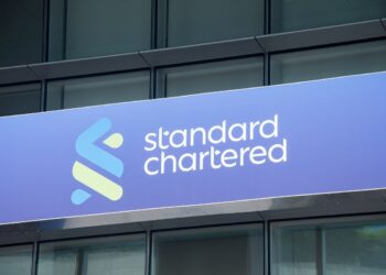 Bitcoin va ahora hacia los 135.000 dólares: Standard Chartered