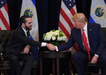 El Salvador y EE. UU. firman alianza comercial que abre camino a bitcoin