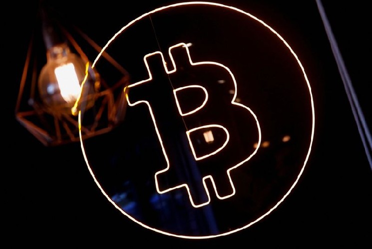 ارتفاع الإيثريوم وانخفاض البيتكوين