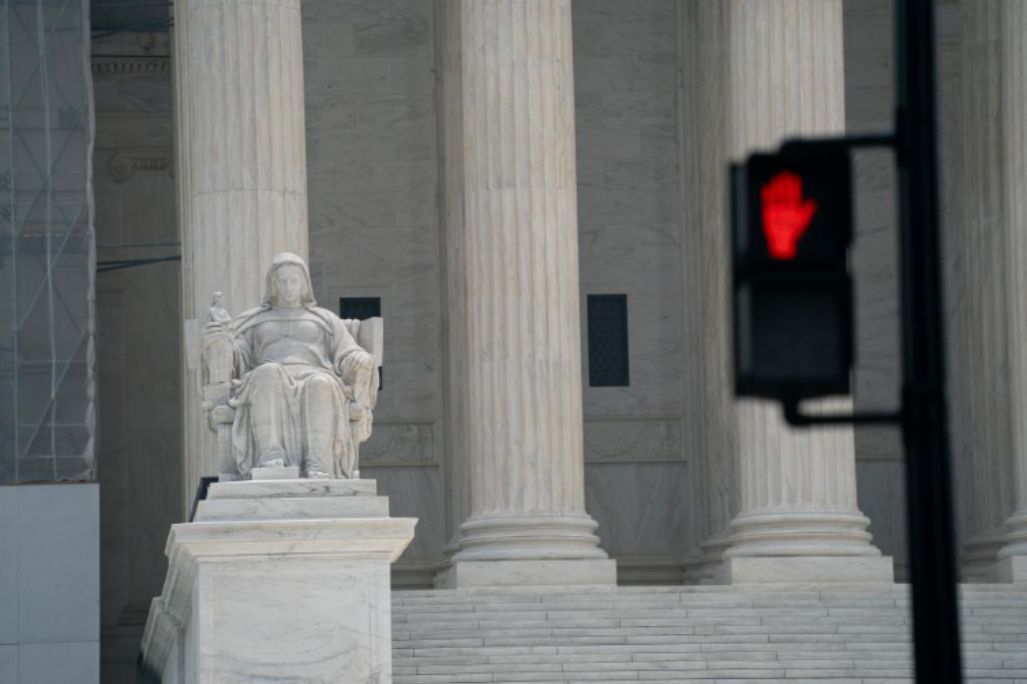 千亿美元关税案开庭,加密货币市场屏息等待