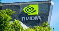 Nvidia übertrifft die Q2-Gewinnschätzungen mit einem Umsatz von 46,7 Milliarden Dollar, während die Aktien nachbörslich um 3 % fallen