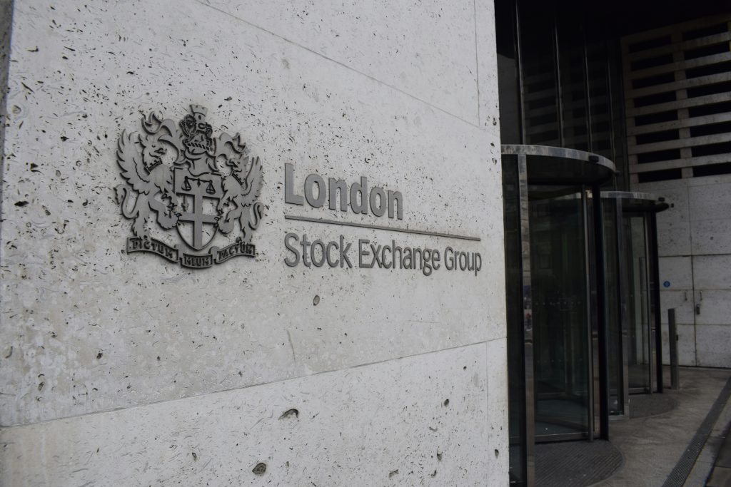 BlackRock débarque au Royaume-Uni : un ETP bitcoin pour investisseurs avertis image 1