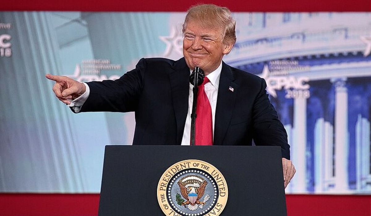 Trump reafirma sus planes para el mercado cripto y pide tasas de interés más bajas image 0