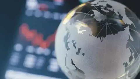 تفسير ماكرو: قيادة باول في "الضباب الكثيف" و"ألعاب الجوع" المالية