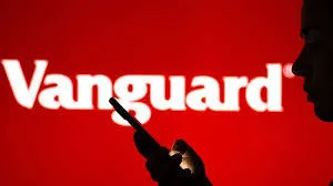 Vanguard, яка управляє активами понад 9 трильйонів доларів, офіційно дозволила клієнтам торгувати такими крипто ETF, як bitcoin та ethereum.