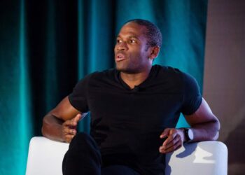 全球「印鈔狂潮」來襲！Arthur Hayes：加密牛市有望延續到 2026 年