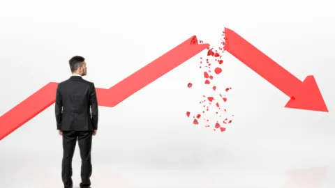 Ethereum Price Stuck Near $3K, Indicators Show Risk of Downside Break