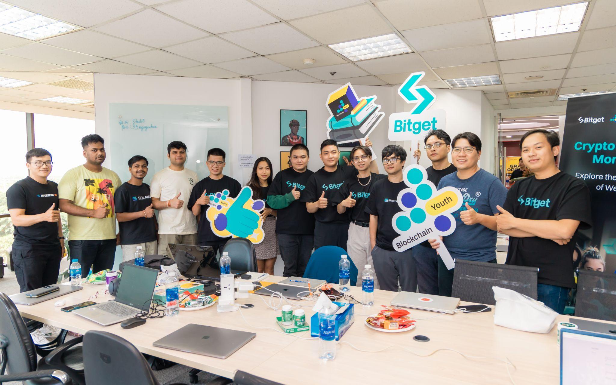 Solana x Bitget Hackathon Hosts Workshops to Boost Vietnam’s Blockchain Developer Community image 0