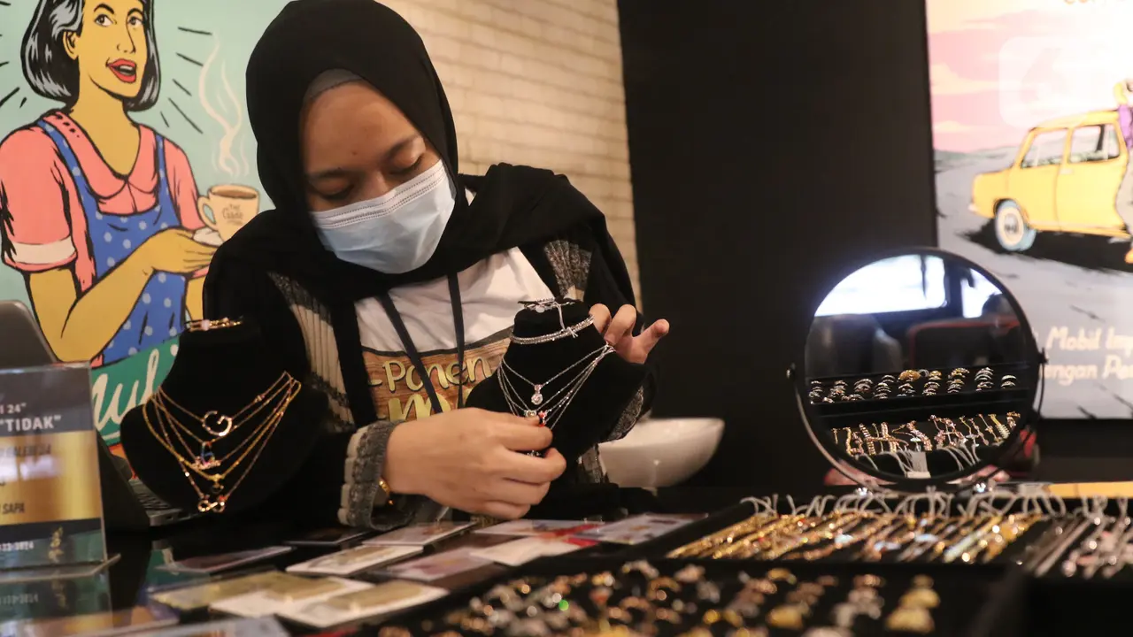Harga Emas Antam 12 Agustus 2026 Turun Rp 30.000, Simak Rincian di Sini image 0
