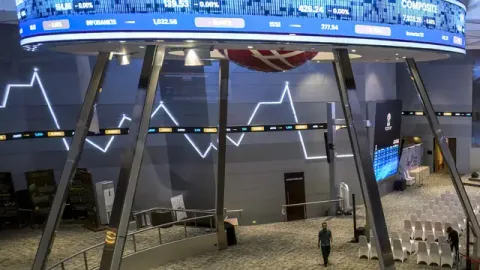 OJK Tutup Celah Manipulasi Harga dan Misinformasi di Pasar Modal