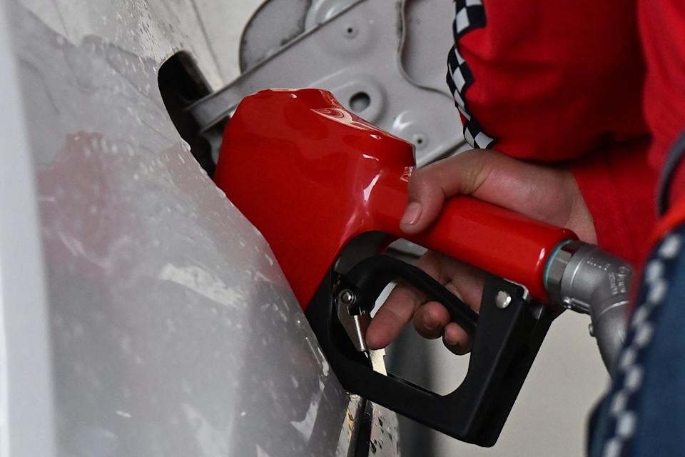 Bond Yields Surge Amid Climbing Oil Prices and Ongoing Middle East Conflict Uncertainty