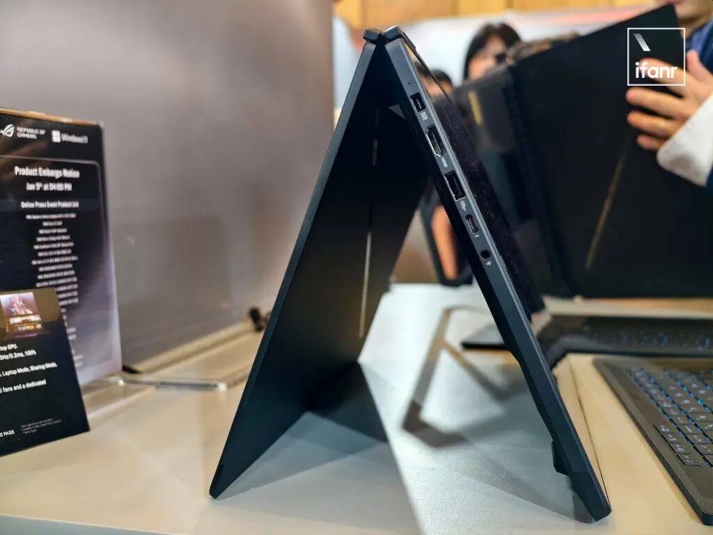 我玩上了华硕的「三折叠」电脑，发现它真挺好用的｜CES 2026 image 9