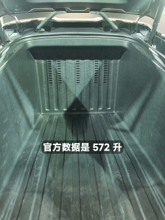 特斯拉无人车 Cybercab实拍：没有方向盘也没有刹车，这辆车属于未来 image 6