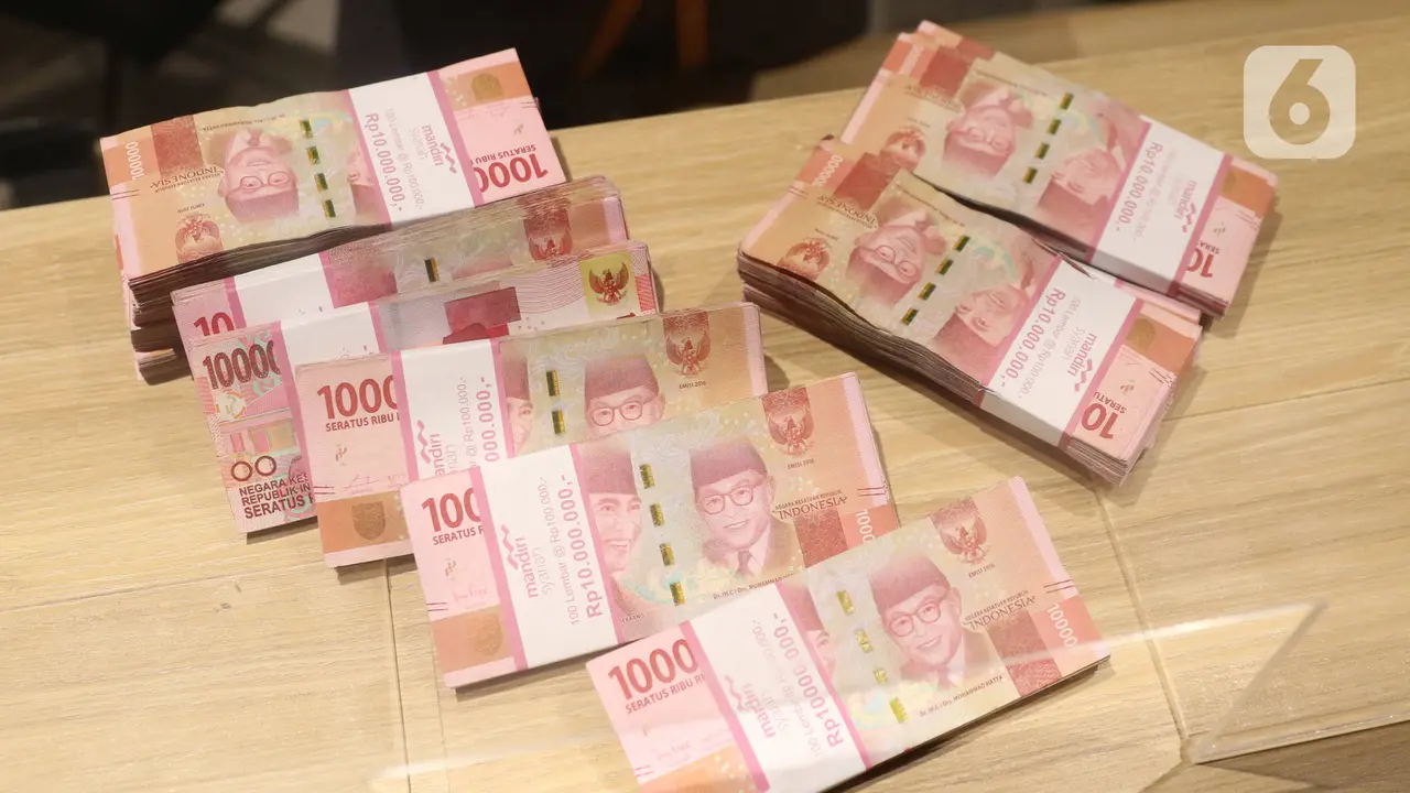 Rupiah Hari Ini Dekati 18.100 per Dolar AS, Simak Prediksi Analis image 0