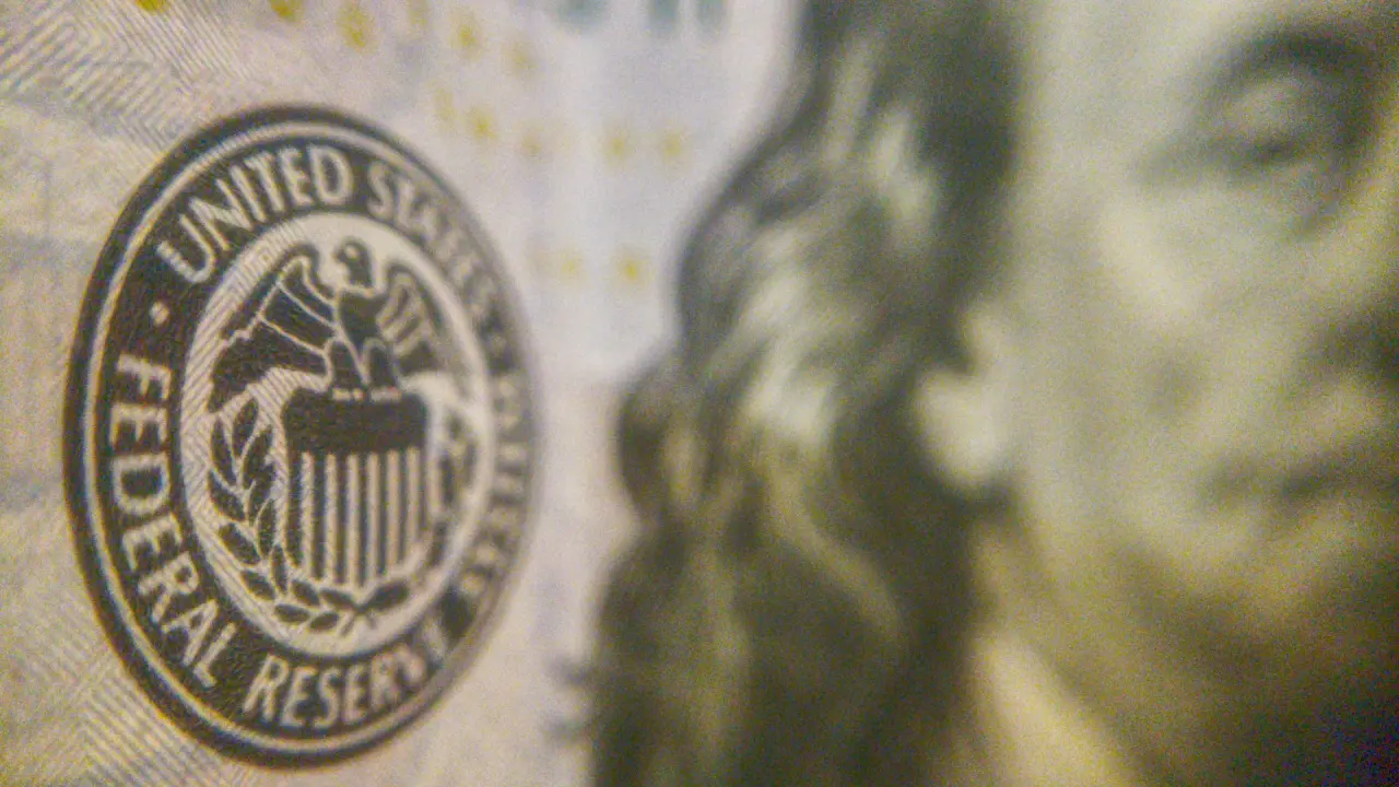 The Fed Pangkas Suku Bunga Berpotensi Kerek Harga Emas image 0