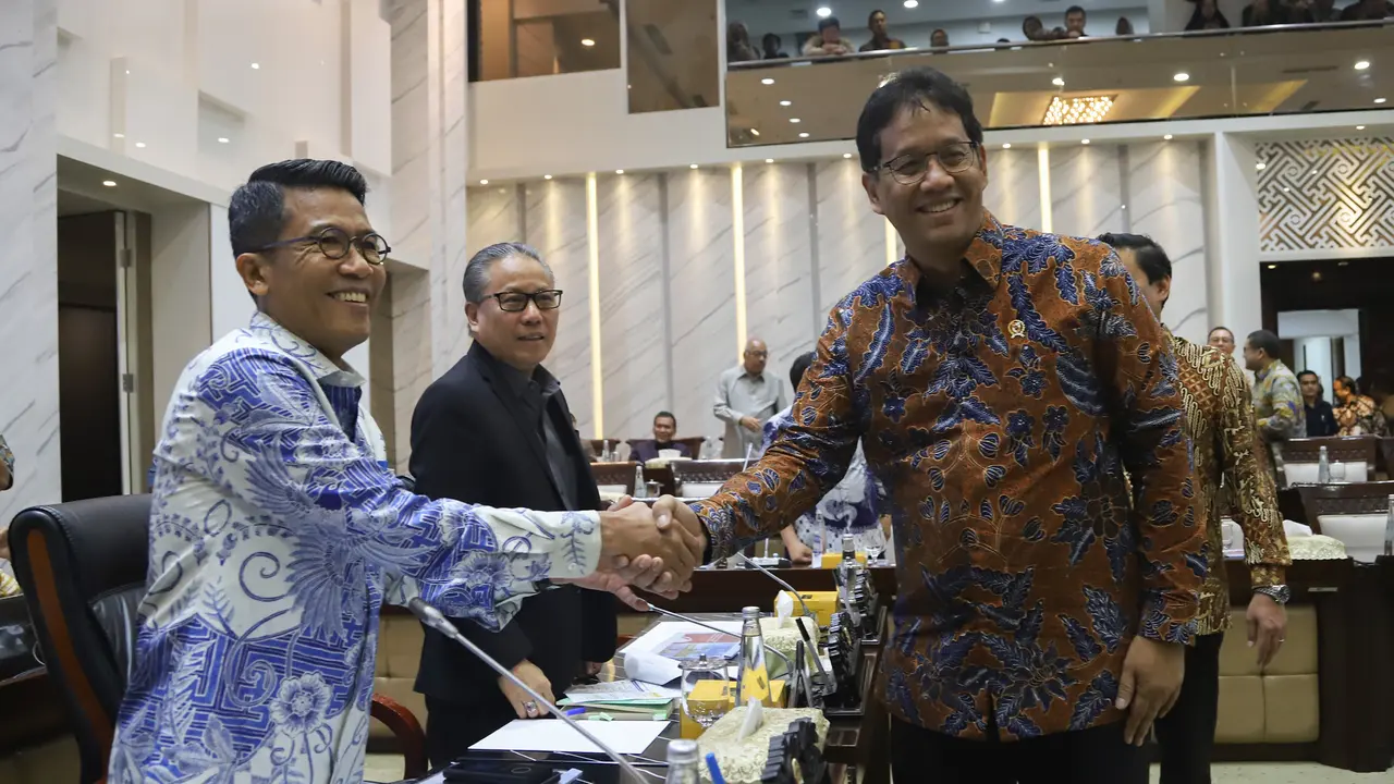 Laporkan APBN 2025 di DPR, Purbaya Ungkap Belanja Negara Bengkak image 0