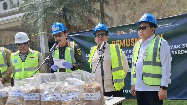 Badan Karantina Musnahkan 312 Ton Bahan Pakan Ternak Mengandung Babi image 1