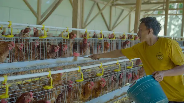 BRI Peduli Hadirkan PLTS di Desa Bojong, Terangi Warga dan Perkuat Ekonomi Lokal image 2