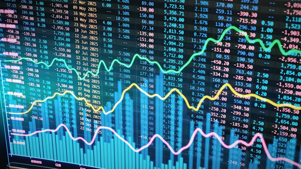 15 stocks within the S&P 500 have experienced increases of over 10% since the onset of the conflict with Iran