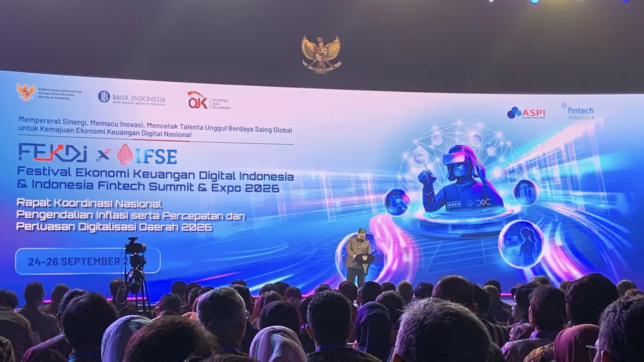 518 Pemda Go Digital, Airlangga Ungkap Retribusi Nontunai Tembus Rp 155 Triliun image 0