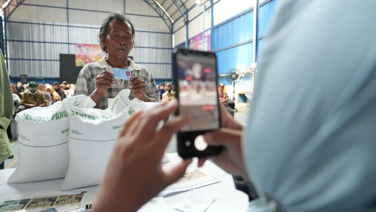 Top 3: Bantuan Pangan Beras Dilanjutkan hingga Desember 2026 image 0