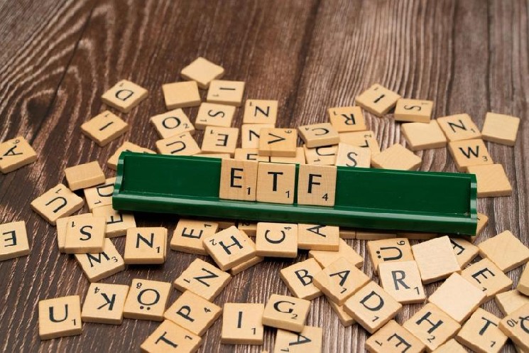 Bitcoin, ether, XRP, dogecoin lag a nine-week stocks rally as ETF demand cools image 1