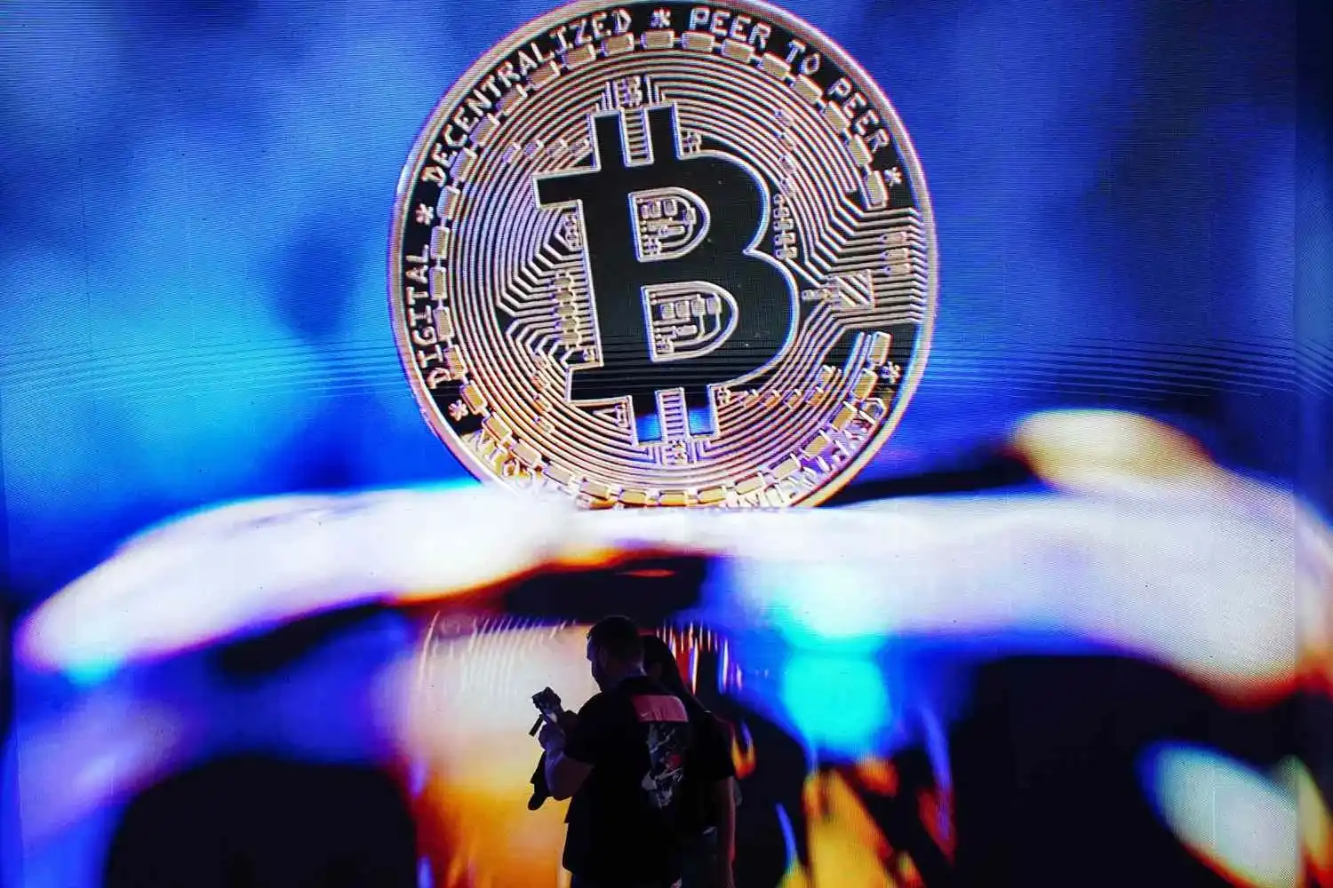 BTC 8 万美元关口,山寨季来了吗?机构买盘支撑反弹,但轮动信号仍弱 image 0