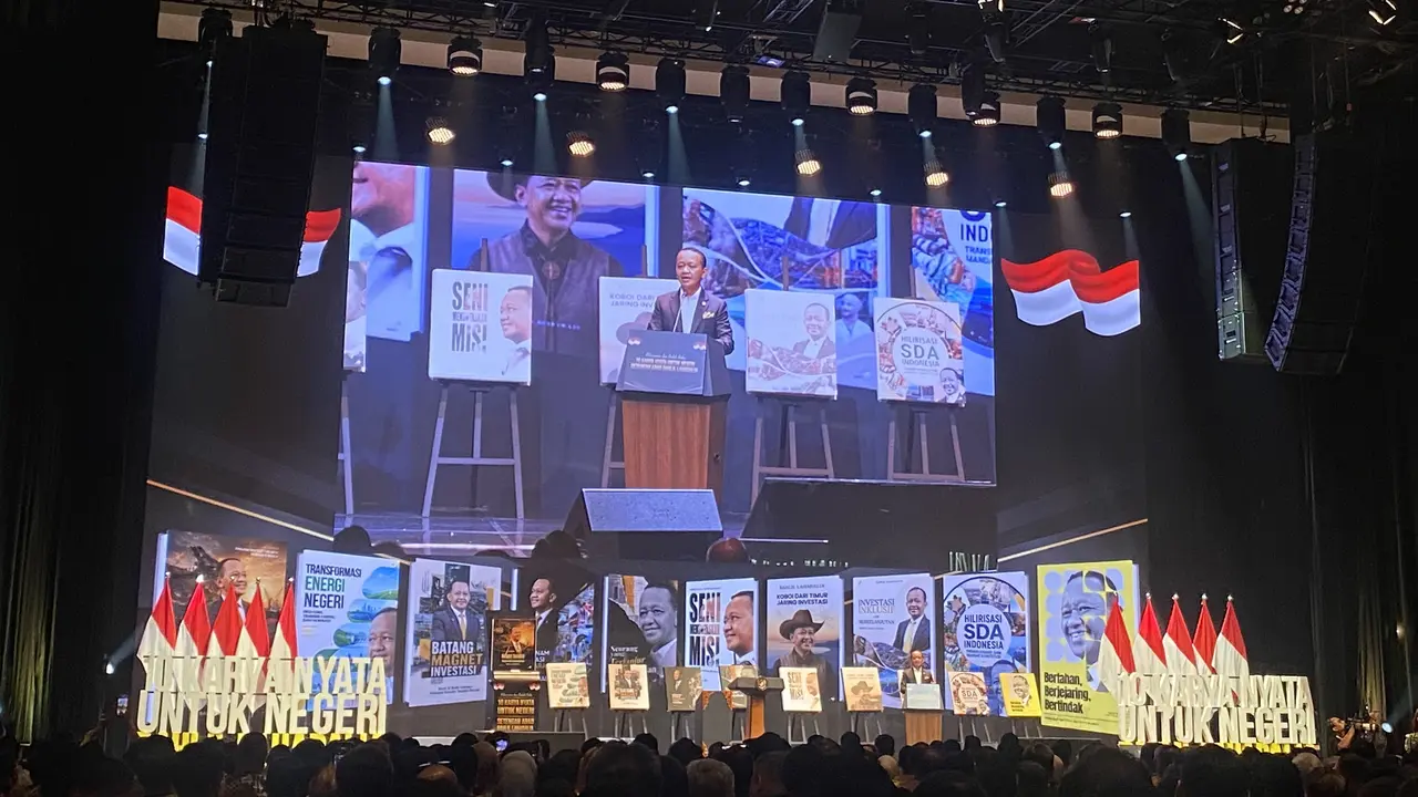 Luncurkan 10 Buku Karya Nyata, Bahlil Ceritakan Awal Mula Larangan Ekspor Nikel image 0