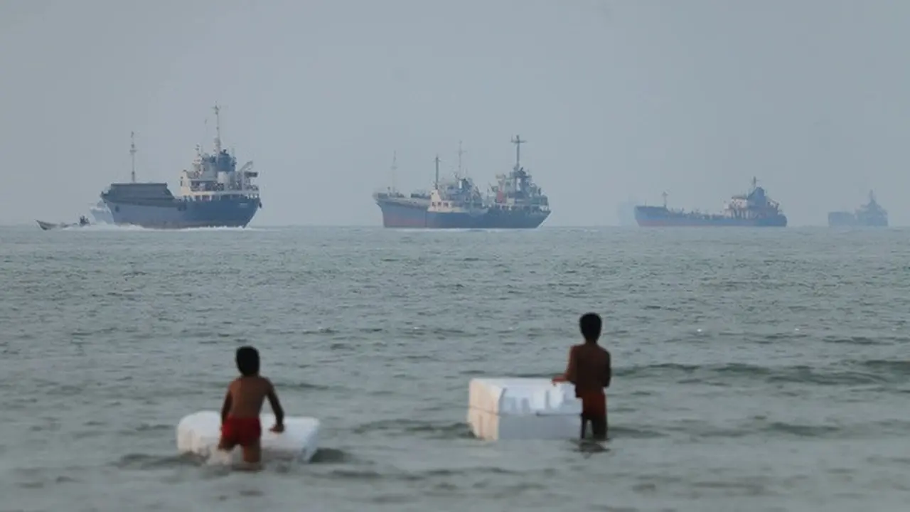 Harga Minyak Dunia Tertahan, Kesepakatan Selat Hormuz Dinanti