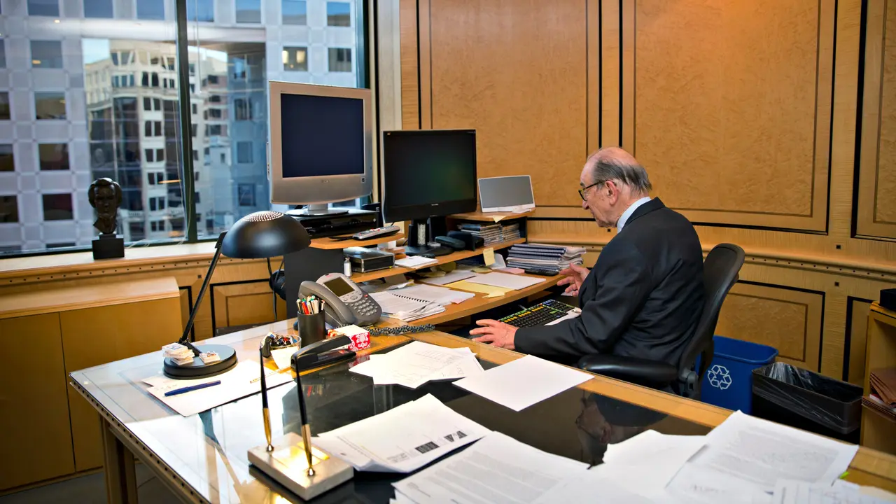 Mengenal Sosok Legendaris Alan Greenspan, Mantan Bos The Fed yang Pernah Guncang Pasar image 1