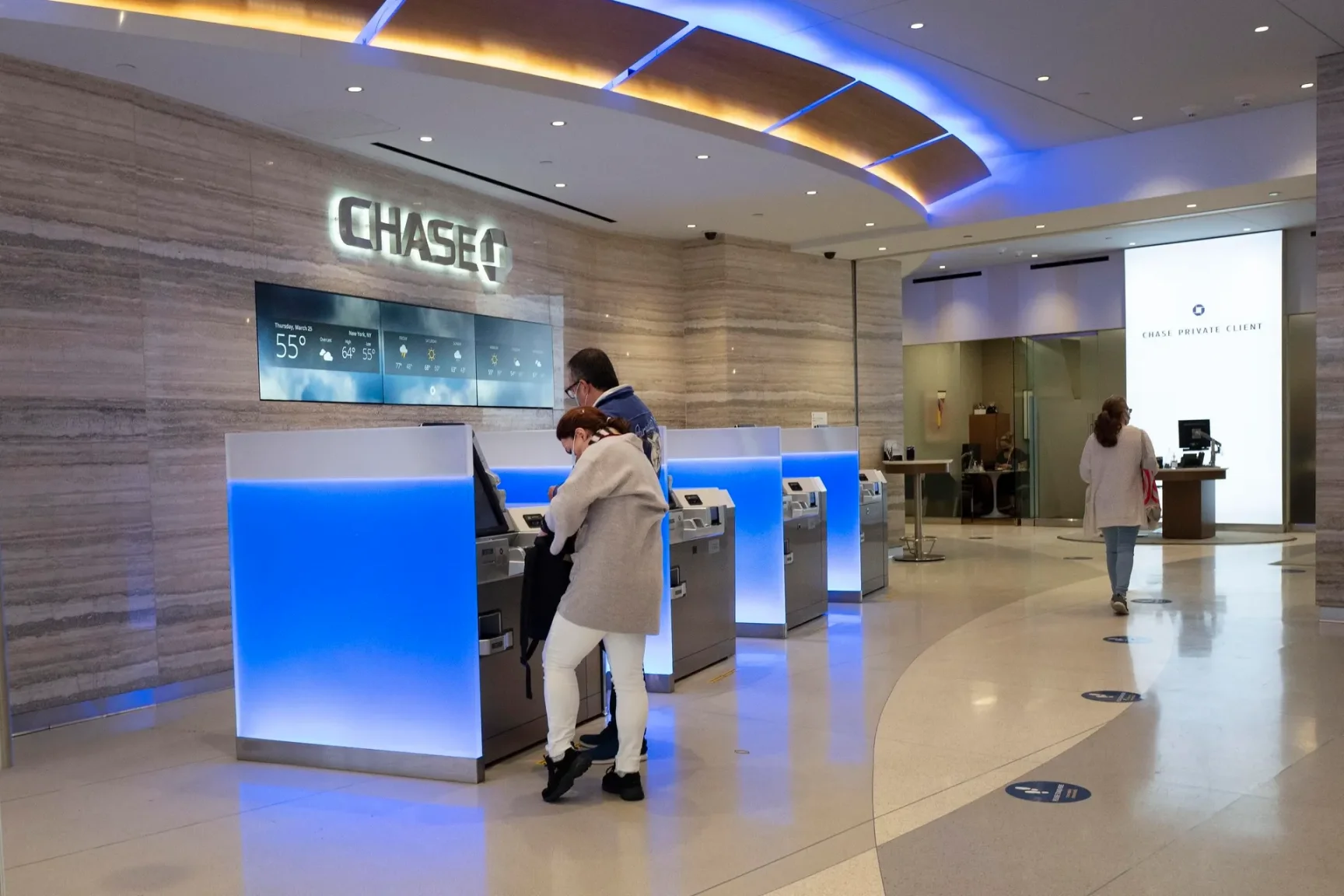 银行账户被封，加密货币成了我的 「救命钱」