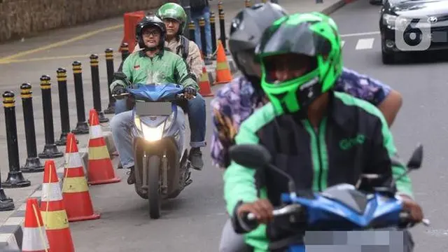 Survei: Sulit Cari Kerja Formal, 73% Ojol Terpaksa Narik image 1
