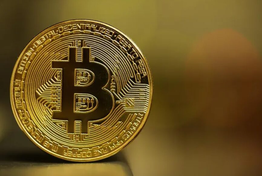 Médias étrangères : Trois signaux pourraient apparaître avant que le bitcoin ne revienne à 100 000 dollars image 0