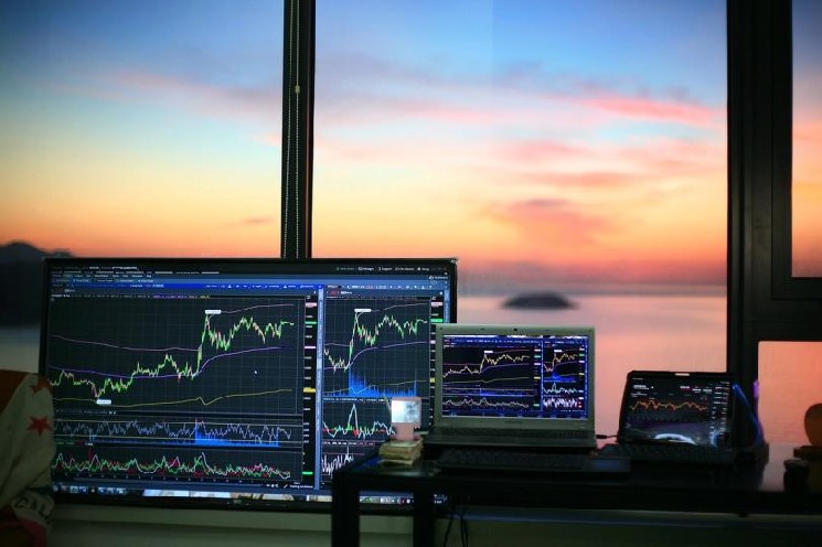 XRP market shows signs of capitulation as holders sell at loss image 1