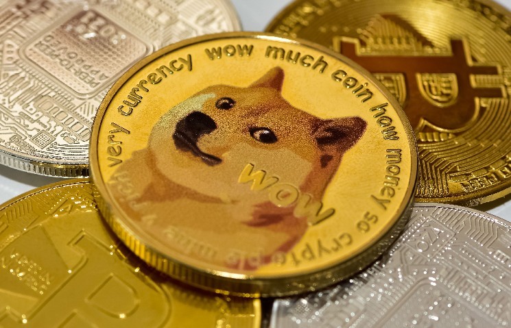 Dogecoin Hovers at Critical Support Level