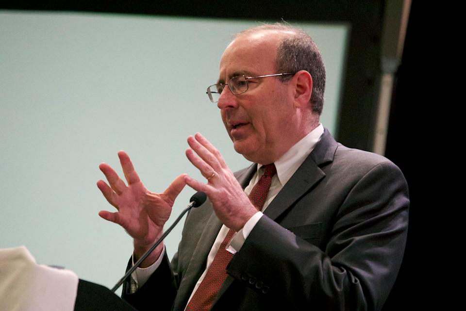 Richmond Fed's Barkin notes that tariff disruptions increase unpredictability and dampen hiring, expressing doubts about the need for additional rate reductions