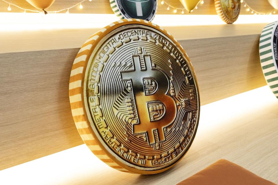 Bitcoin Surges Past $66,000 as Trump Prepares to Speak Before Congress