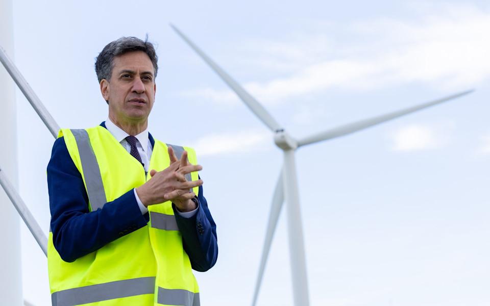 Wind farms increase the average household energy bill by £70