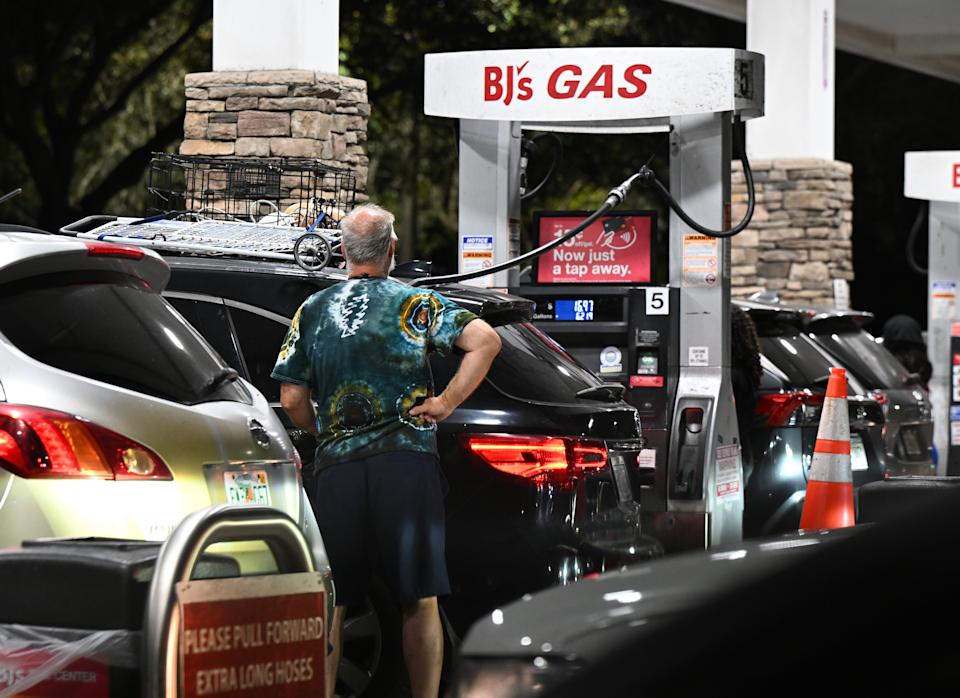 El aumento del precio del petróleo en Irán desestabiliza las proyecciones de la Fed y genera nuevos debates sobre las tasas de interés