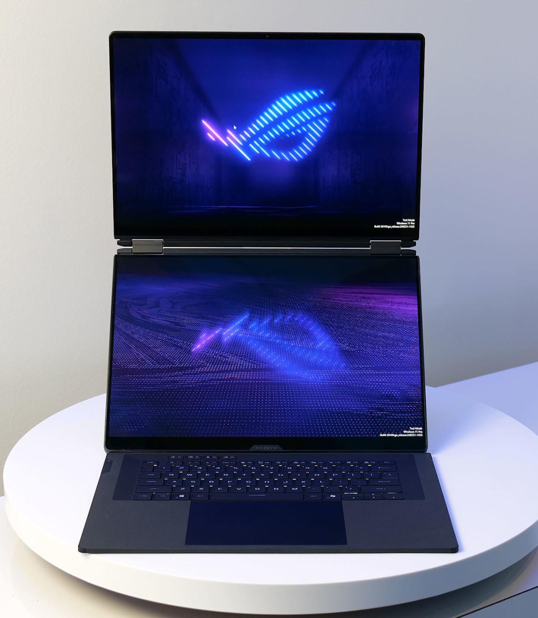 我玩上了华硕的「三折叠」电脑，发现它真挺好用的｜CES 2026 image 0