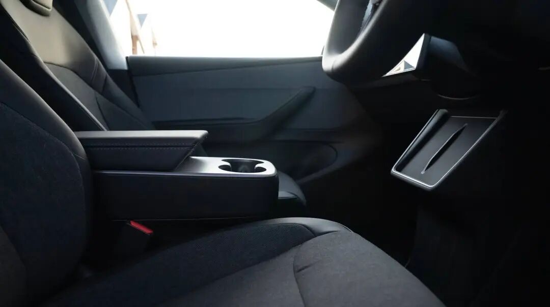 Ab etwa 200.000 Yuan erhältlich: Die „Basisversion“ des Tesla kommt bald nach China, alle Komfortausstattungen gestrichen image 12