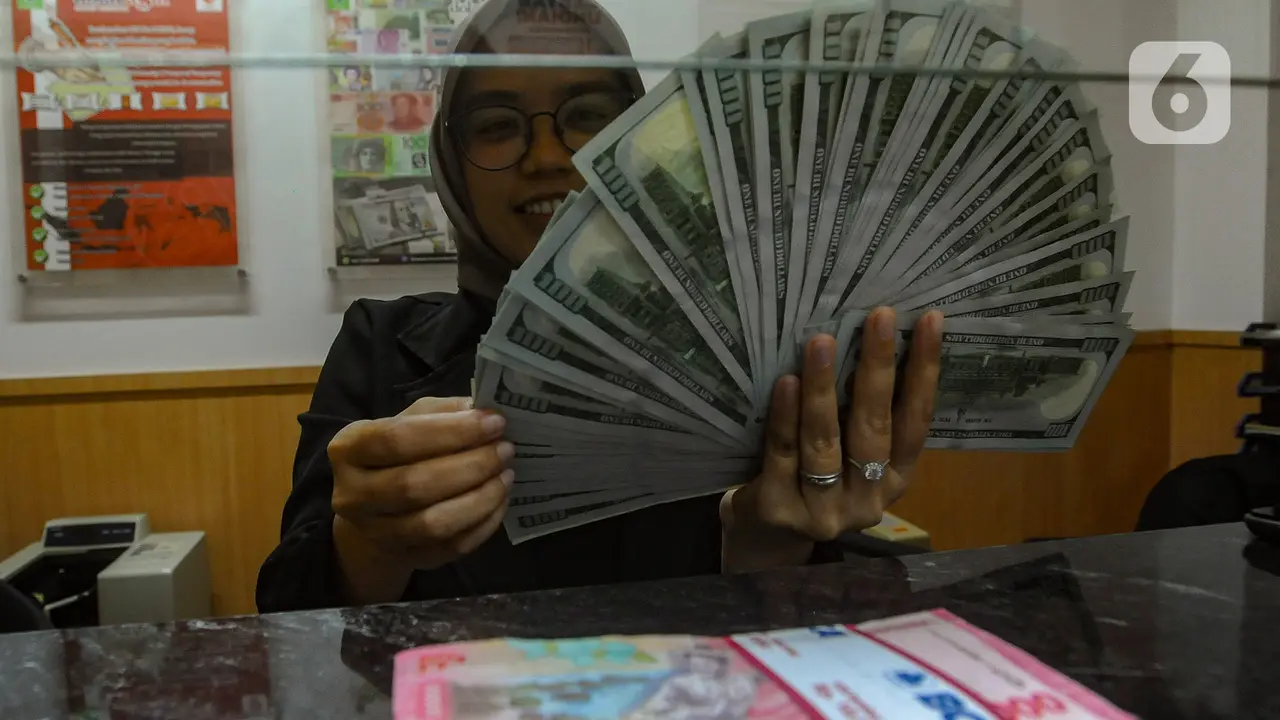 Rupiah Menguat ke 17.897 per Dolar AS, Cadangan Devisa Jadi Penopang image 0