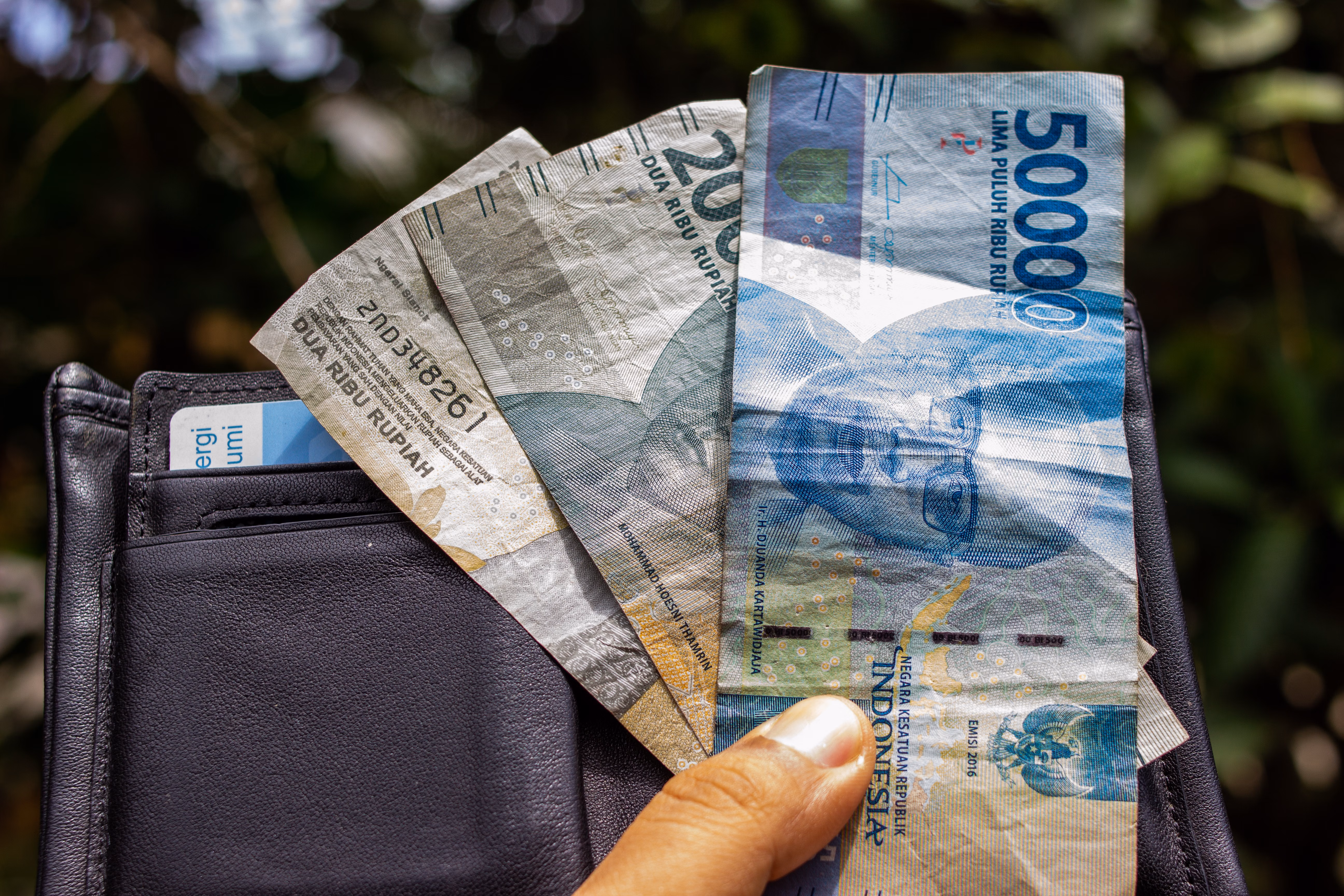 Biaya Remittance: Apa Saja yang Dikenakan dan Cara Menghematnya image 1