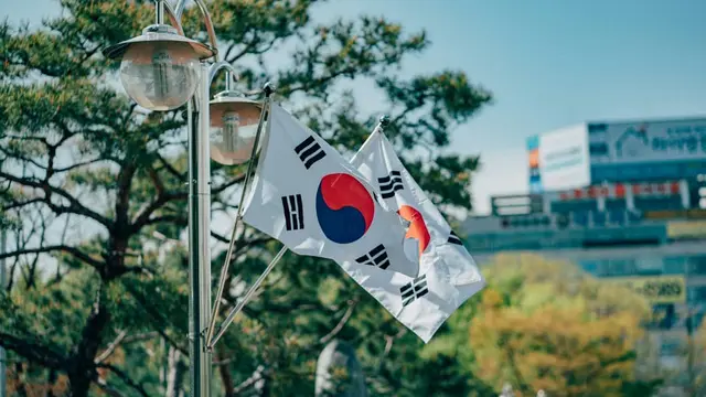 Won Melemah, Turis China Dominasi Belanja Barang Mewah di Korea Selatan image 3