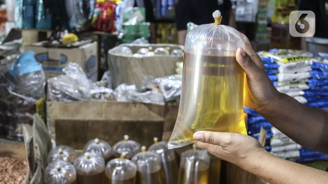 Harga Pangan Hari Ini: Harga Minyak Goreng Curah Turun Lagi image 0