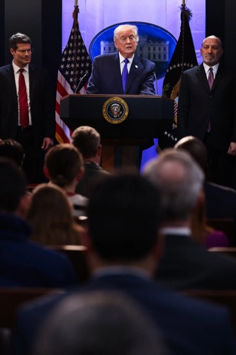 最高法院“踩刹车”,特朗普“踩油门”:关税硝烟再起! image 1