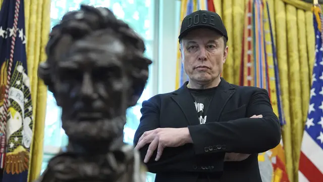 Elon Musk: Solusi Utang AS adalah AI dan Robot image 1