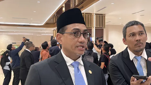 OJK dan SRO Bertemu Analis hingga Finfluencer, Tampung Masukan Reformasi Pasar Modal image 1