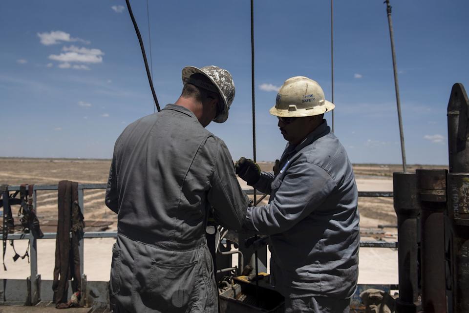 Oil Sees Largest Surge Since October Amid Fears Over Iran Tensions